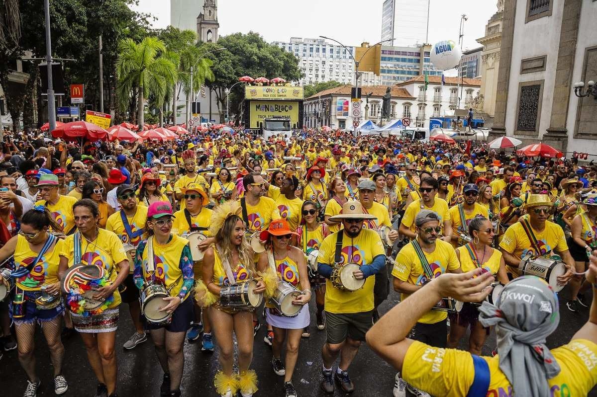 Lula assina PL que reconhece bloquinhos como manifestação cultural
