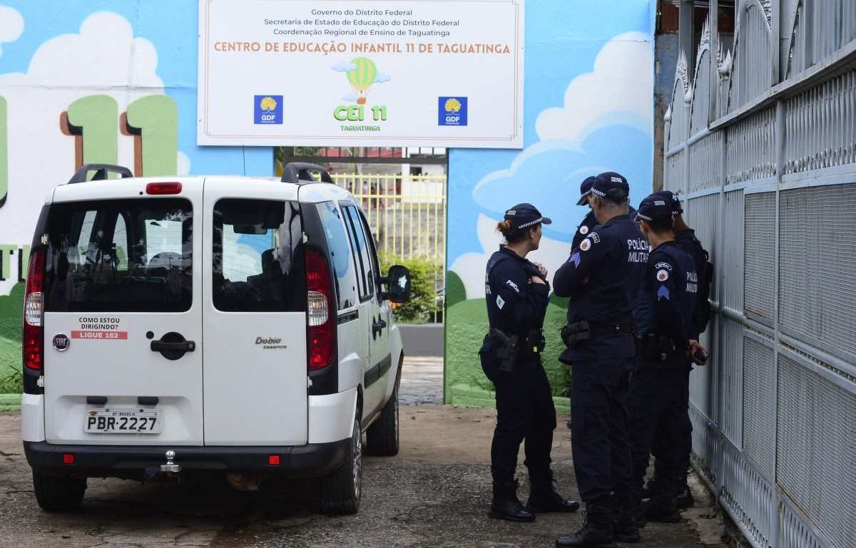 O Batalhão de Policiamento Escolar a postos para garantir a segurança da comunidade