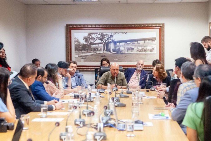 Reunião ocorreu em uma sala atrás do plenário da Câmara Legislativa - (crédito: Renan Lisboa/Agência CLDF) Reunião ocorreu em uma sala atrás do plenário da Câmara Legislativa - (crédito: Renan Lisboa/Agência CLDF)