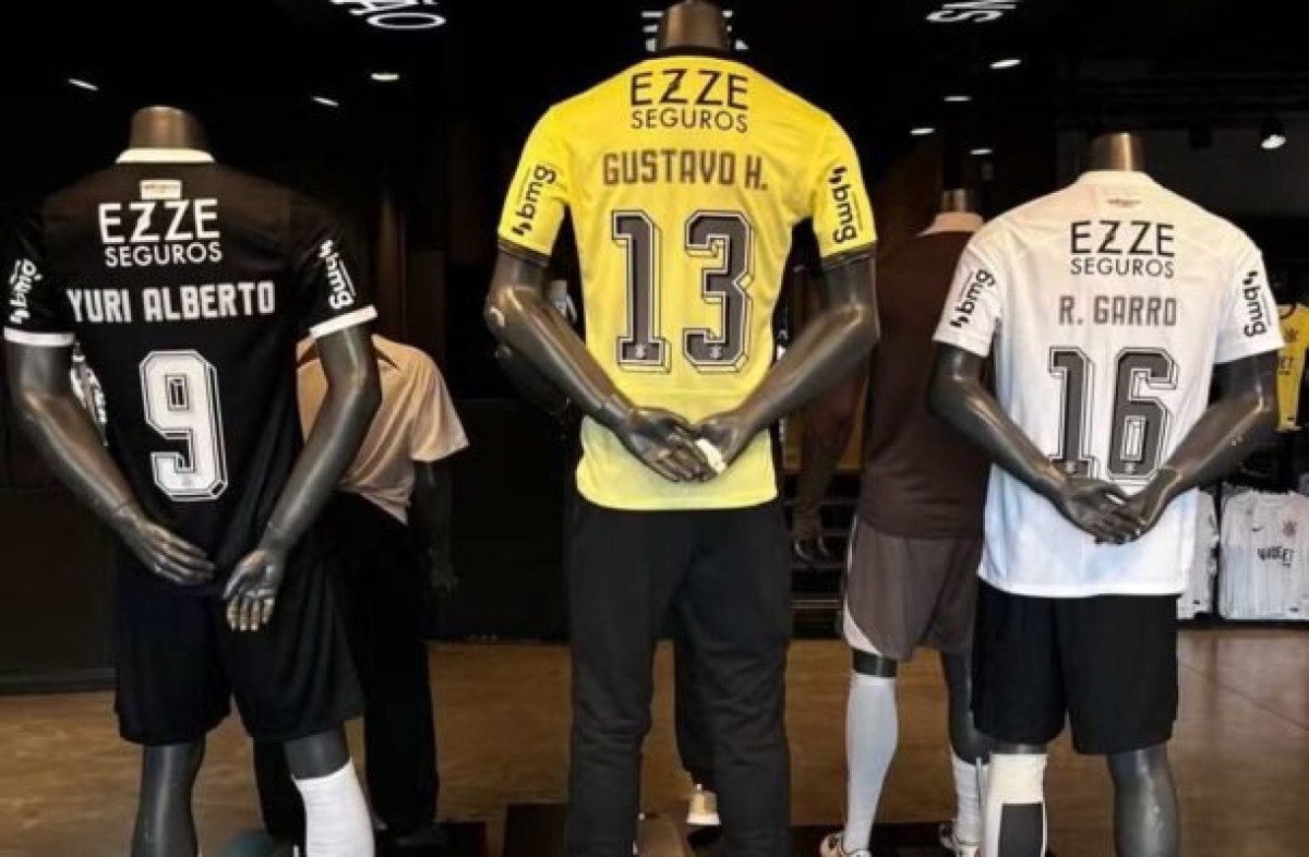 Loja do Corinthians vende camisa ‘de goleiro’ de Gustavo Henrique