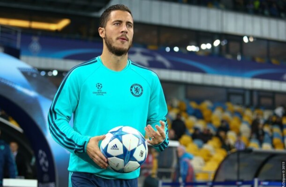 Hazard lembra prazer durante as férias: ‘Adoro cerveja’