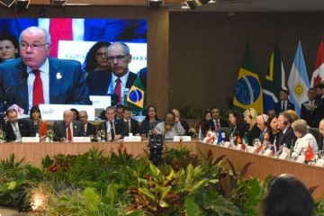 O chanceler Mauro Vieira discursa na abertura da reunião de Ministros das Relações Exteriores do G20, no Rio de Janeiro.
 -  (crédito: Márcio Batista/MRE)