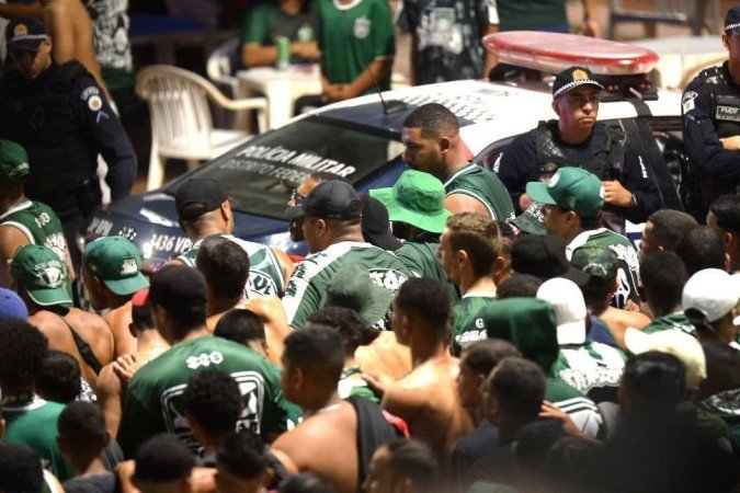  21/02/2024 Credito: Ed Alves/CB/DA.Press. Esportes. Especial Torcidas - Guerra entre torcedores - Guerra dentro e fora de campo. Rivalidade de Gama x Brasiliense. 