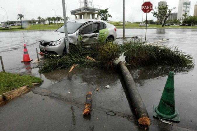  Crédito: Carlos Vieira CB/DA Press. Brasília DF. Cidades. Acidente na avenida S1, na entrada para o Brasil 21. -  (crédito: Carlos Vieira CB/DA Press)