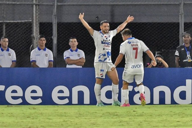 Nacional mandou o confronto no Defensores de Chaco -  (crédito:  AFP via Getty Images)