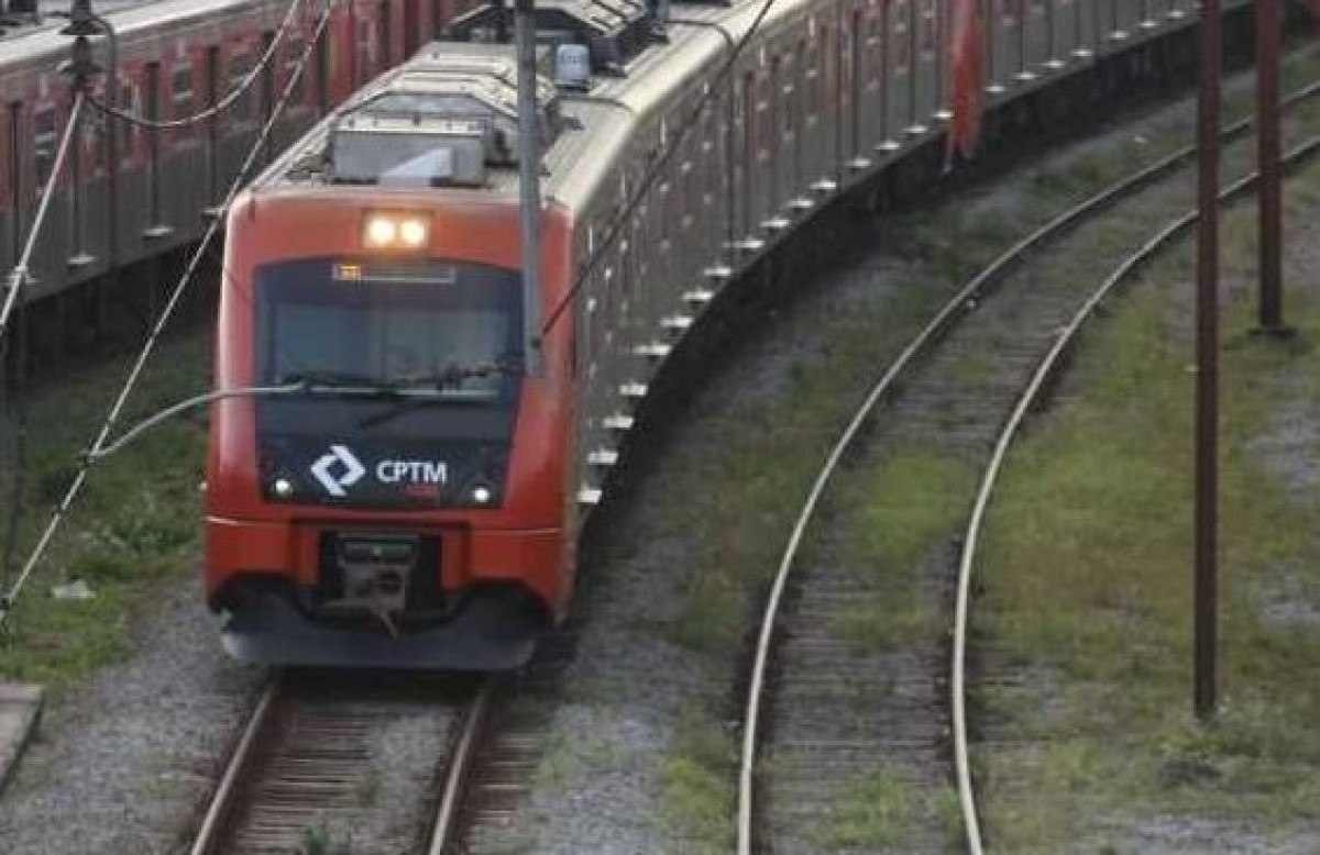 Três pedestres morrem atropelados por trem 