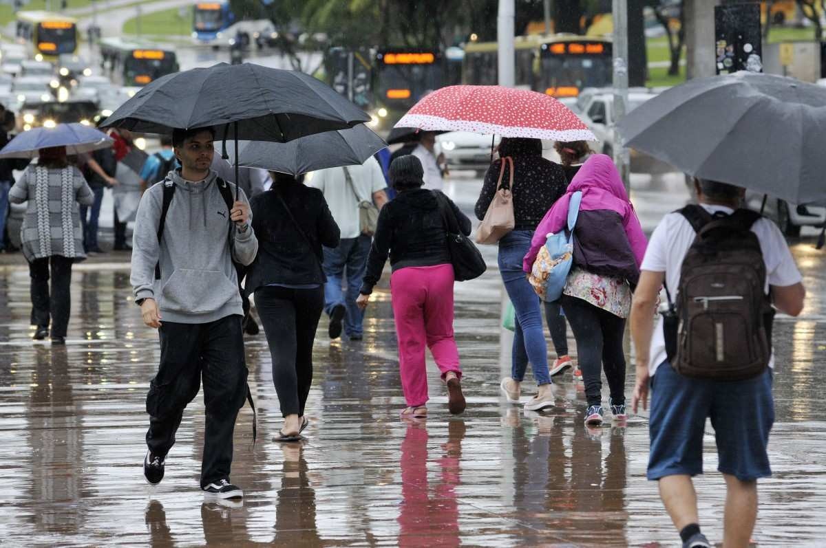 Chuvas: Defesa Civil e Detran fazem recomendações aos brasilienses