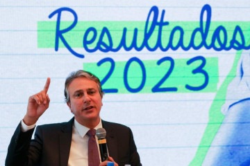A evasão escolar também preocupa, apesar de ter diminuído entre 2022 e 2023, aponta ministro da Educação, Camilo Santana

 -  (crédito: Fabio Rodrigues Pozzebom/ Agência Brasil)