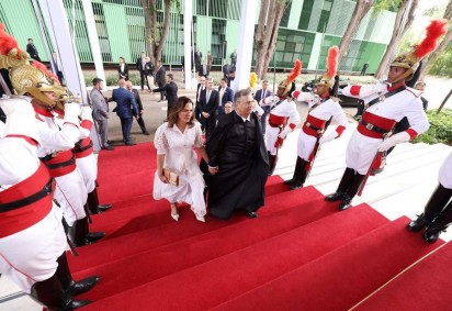 Flávio Dino e esposa na cerimônia de posse no STF -  (crédito: Antonio Augusto/SCO/STF)