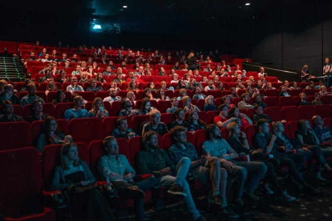 Público em sala de cinema -  (crédito: Krists Luhaers/Unsplash)