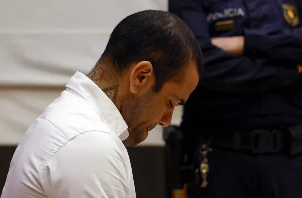 Daniel Alves está preso preventivamente desde janeiro de 2023 - (crédito: Foto: Jordi Borras/POOL/AFP via Getty Images) Daniel Alves está preso preventivamente desde janeiro de 2023 - (crédito: Foto: Jordi Borras/POOL/AFP via Getty Images)