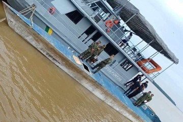 Submarino caseiro foi encontrado por pescadores em cidade do Pará -  (crédito: divulgação/PF)