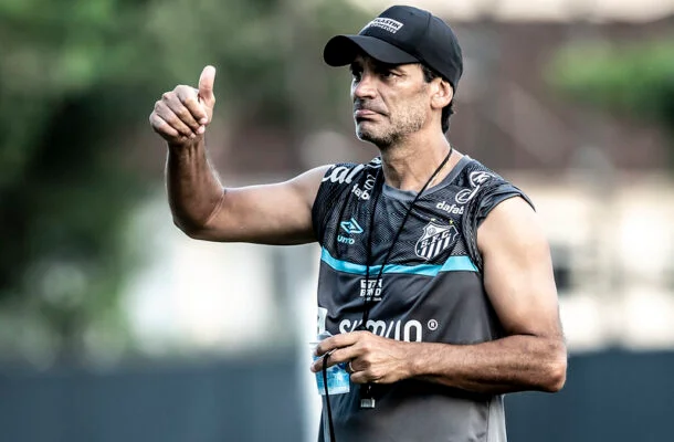 Fabián Bustos foi demitido em julho de 2022 -  (crédito: Foto: Ivan Storti/Santos FC)