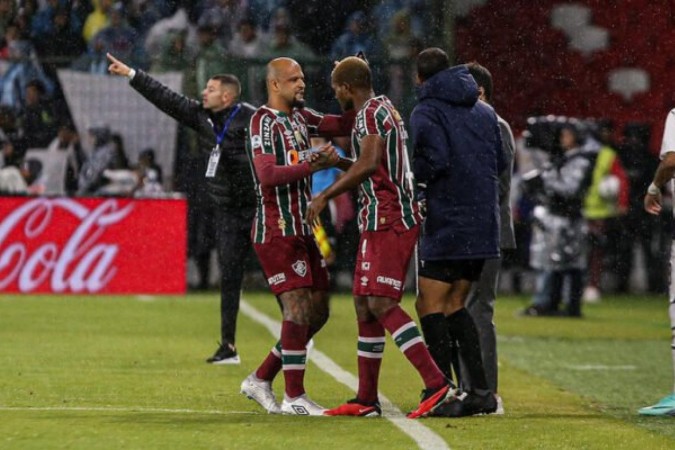 Felipe Melo fala após desembarque do Fluminense no Rio -  (crédito: Foto: Marcelo Gonçalves/FFC)