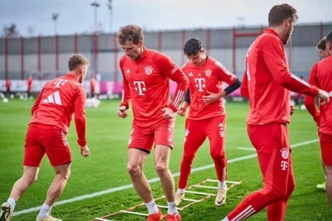 Harry Kane esquenta as turbinas no treino. Artilheiro do Alemão comandará mais uma vez o ataque do Bayern -  -  (crédito: Foto: Divulgação/FC Bayern München)