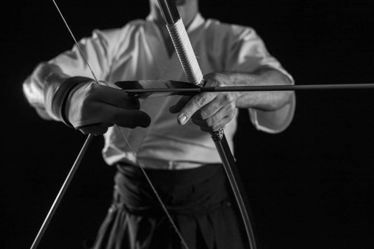 Kyudo02 ,Exposição D?: a caminho da virtude, Japan House São Paulo Organizado pela Japan House São Paulo. Visitação até 28 de anril, de quarta a segunda, das 10h às 19h, no Museu de Arte de Brasília (MAB - SHTN Trecho 1, projeto Orla Polo 03, Lote 05)), até 28 de abril. Entrada livre 