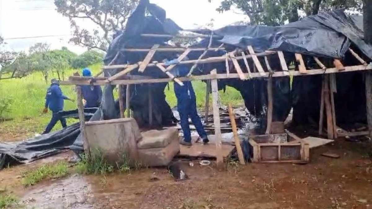 GDF faz derrubada e desocupação de aldeia indígena no Paranoá