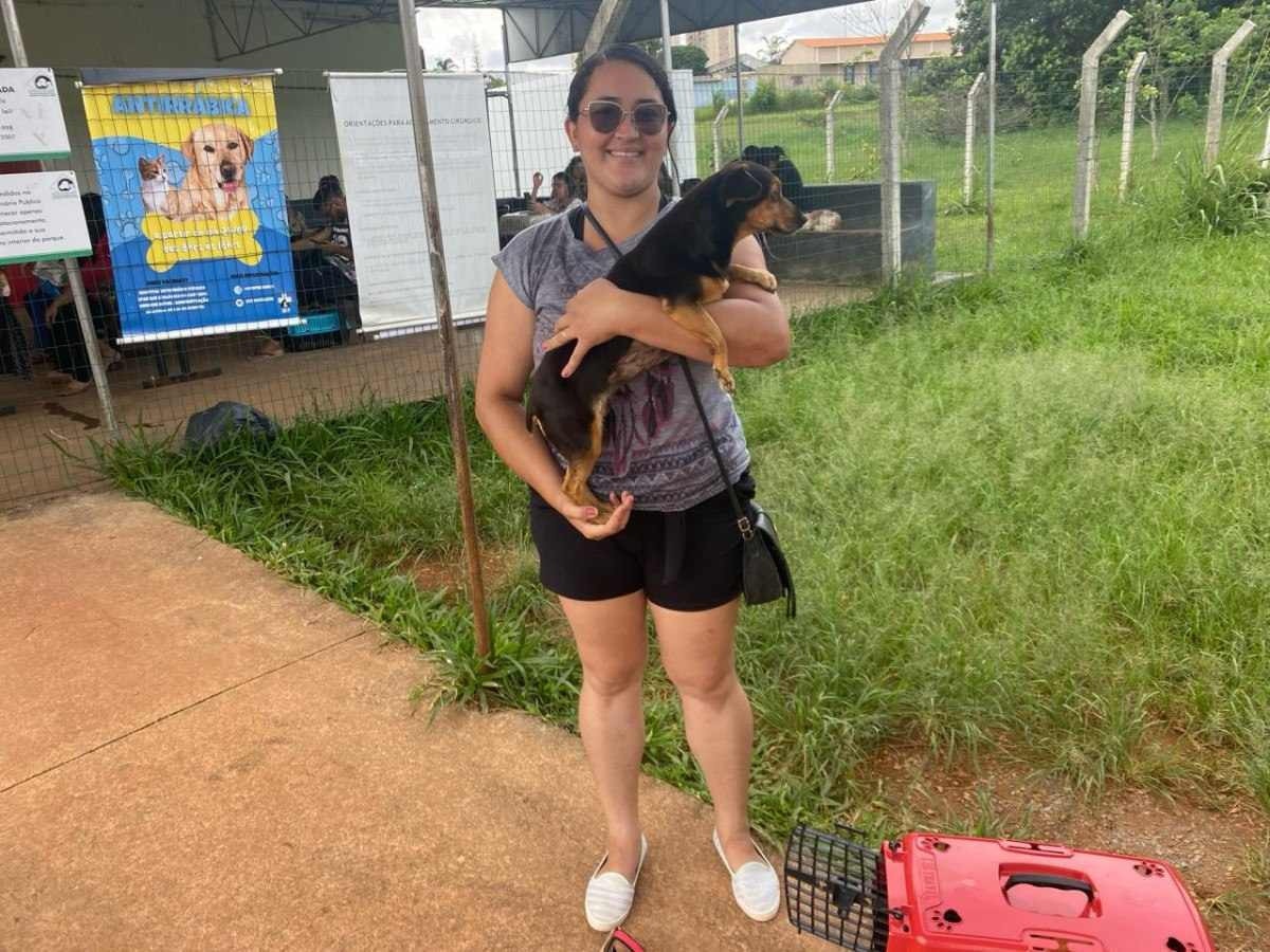 Thais Santos foi ao hospital para cuidar do cachorro dela, que estava com um nódulo na pata. Saiu satisfeita com o atendimento