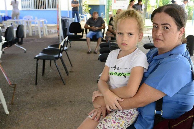  Melissa acordou com dores e foi levada por Lyanna à tenda de Ceilândia