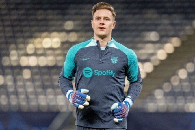 Goleiro alemão renovou contrato com Barcelona até 2028 - Foto: Josep LAGO / AFP via Getty Images -  (crédito: Foto: Josep LAGO / AFP via Getty Images)