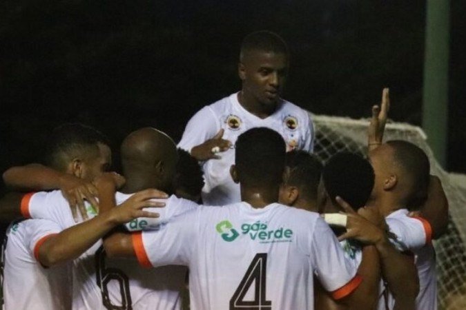 Nova Iguaçu venceu a Portuguesa-RJ e conquistou a classificação inédita para a semifinal do Campeonato Carioca - Foto: Divulgação / Nova Iguaçu - (crédito: Foto: Divulgação / Nova Iguaçu) Nova Iguaçu venceu a Portuguesa-RJ e conquistou a classificação inédita para a semifinal do Campeonato Carioca - Foto: Divulgação / Nova Iguaçu - (crédito: Foto: Divulgação / Nova Iguaçu)