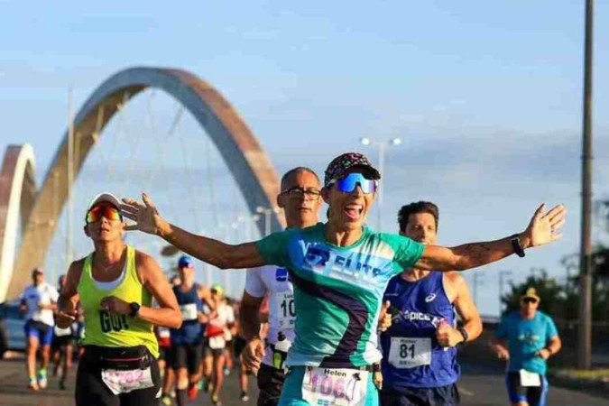 Helen Deluque, terceira colocada no ranking brasileiro de ultramaratona 100km: 
