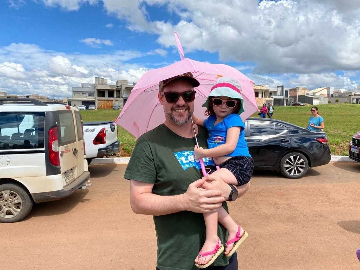 Daniel Galvagni, 37 anos, compareceu ao evento junto da filha Louise Galvagni, 3