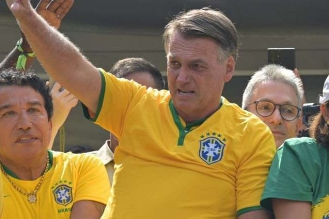 Bolsonaro discursou em cima de trio elétrico na Paulista -  (crédito: NELSON ALMEIDA / AFP)