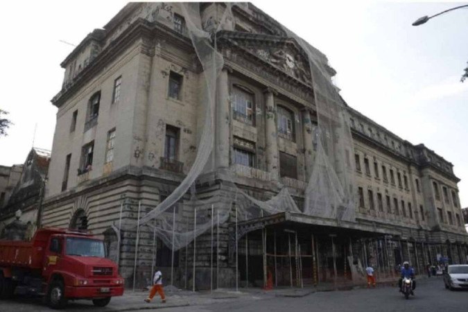 Estação Ferroviária Leopoldina, no Centro do Rio, está entre os imóveis que serão remanejados para fins sociais -  (crédito: Arquivo/Agência Brasil)