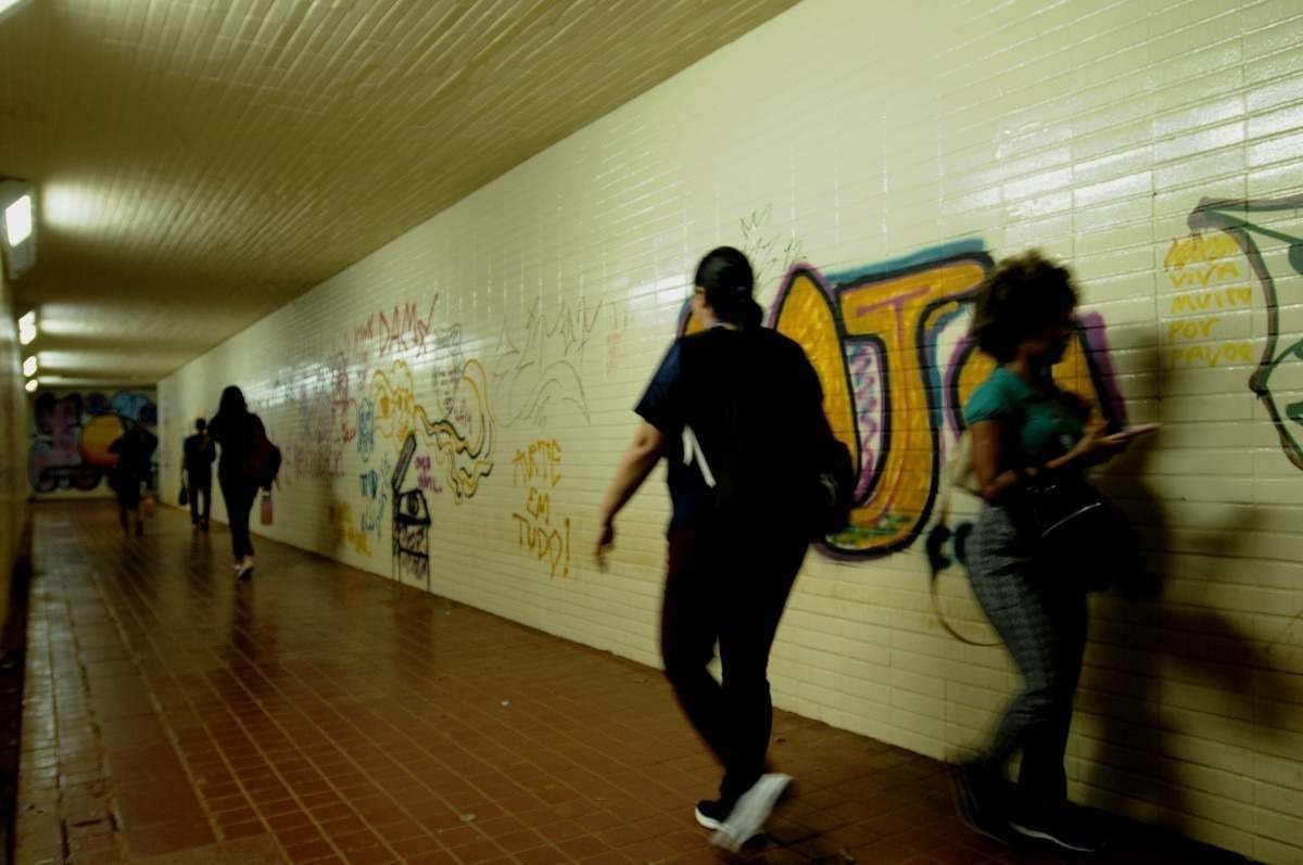 Passarelas subterrâneas: os caminhos secretos e artísticos de Brasília