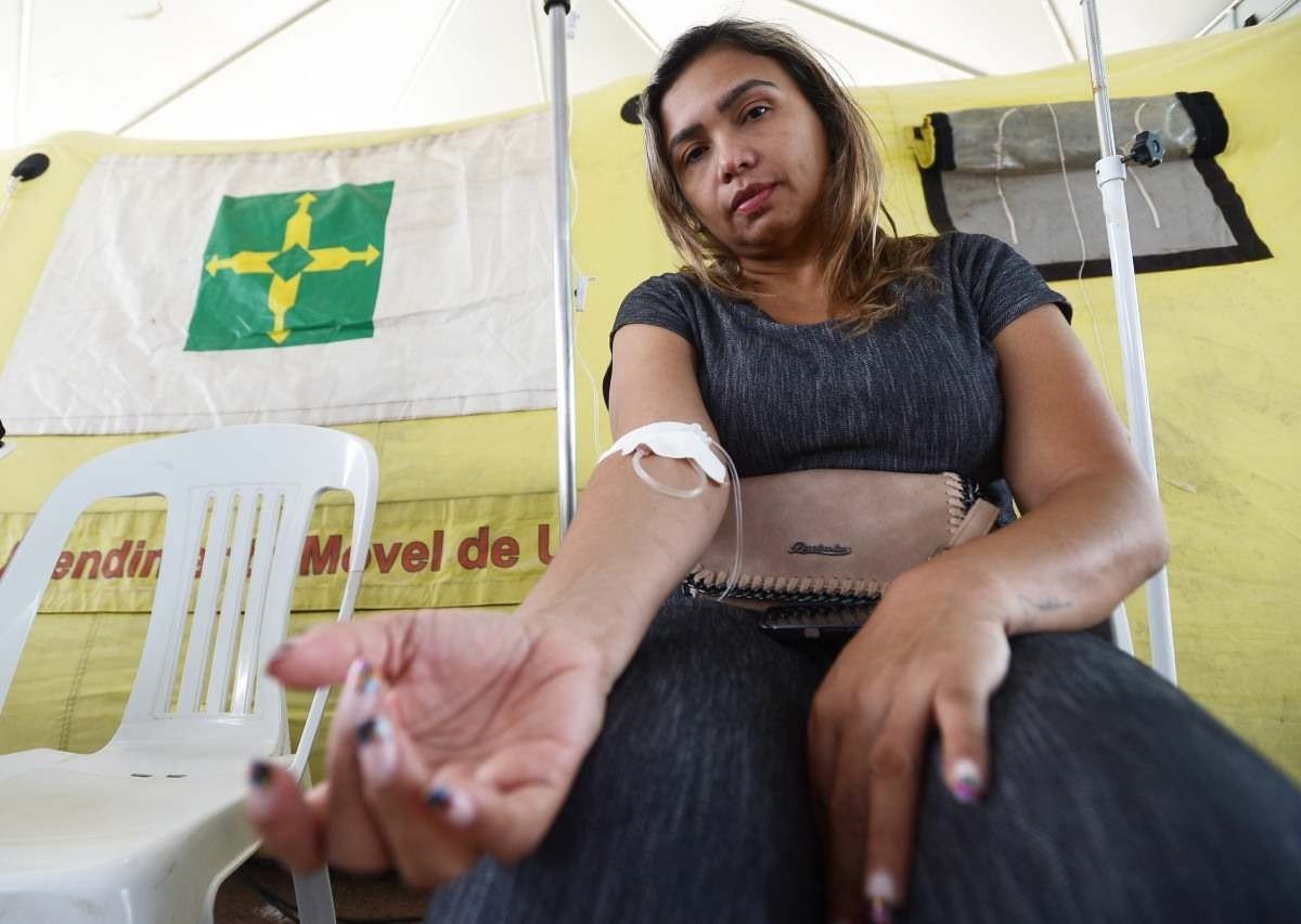  27/02/2024 Credito: Ed Alves/CB/DA.Press. Cidades. Surto de Dente no DF. Unidade Basica de Saude Nº 01 Samambaia Sul. Na foto, Reijane da Silva. 