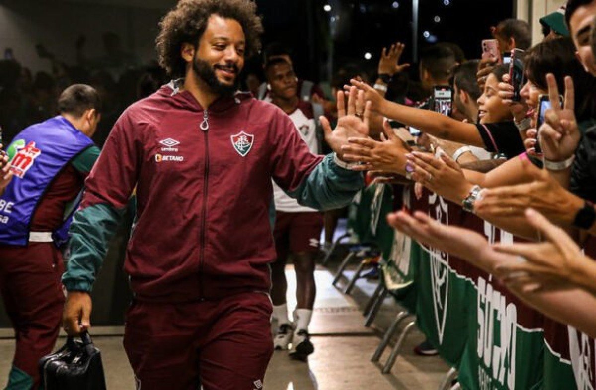 Marcelo, do Fluminense, participa de transição e pode enfrentar LDU