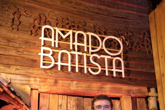 Amado Batista é dono de canções regravadas por grandes nomes da música sertaneja -  (crédito: DIVULGAÇÃO)