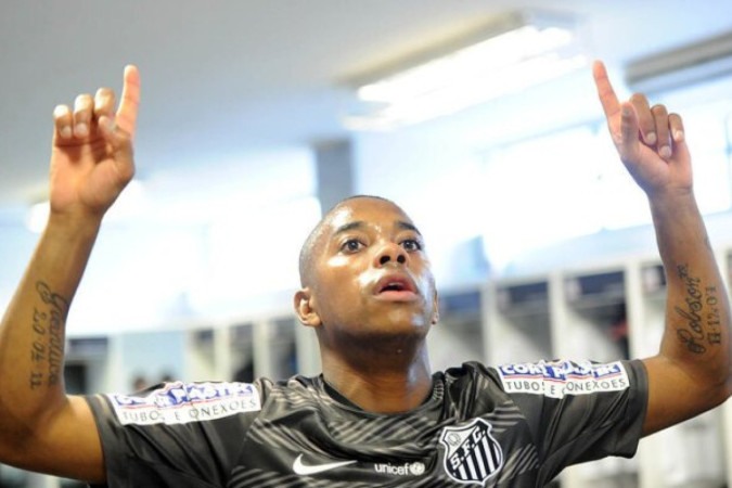 Robinho esteve no clube, que alega companhia dele ao filho -  (crédito: Ivan Storti/Santos FC)