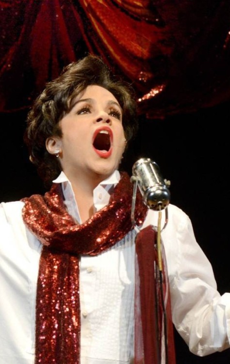 Luciana Braga interpreta Judy Garland em musical no teatro Royal Tulip -  (crédito: BETI NIEMEYER)