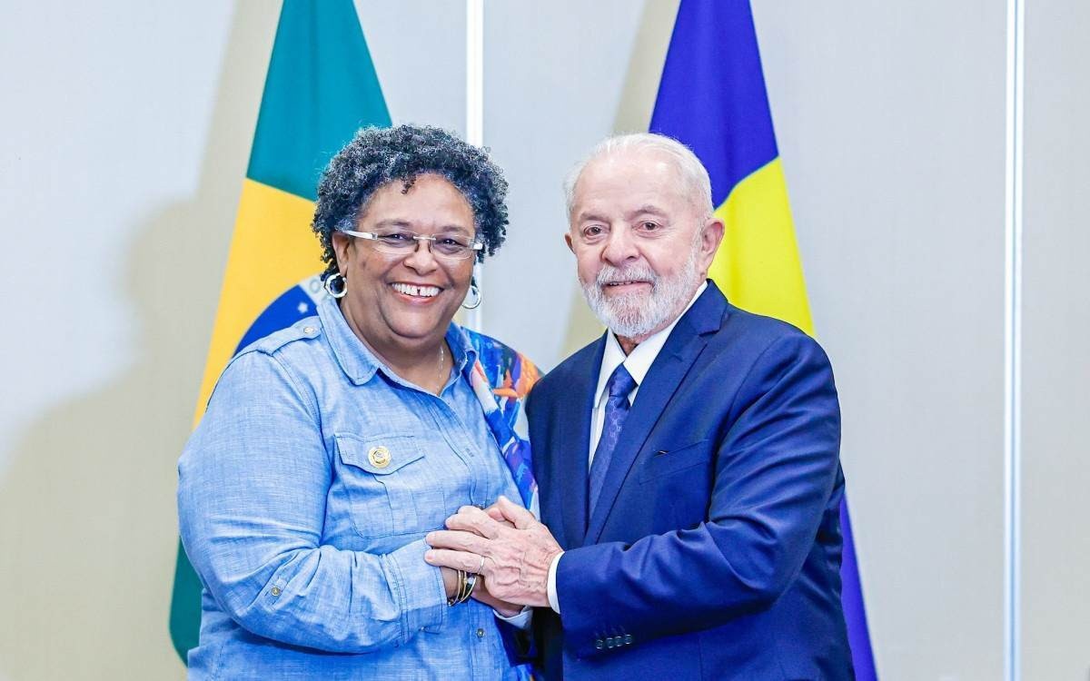 Análise: enquanto Lula está na Guiana, Bolsonaro vai a Itu
