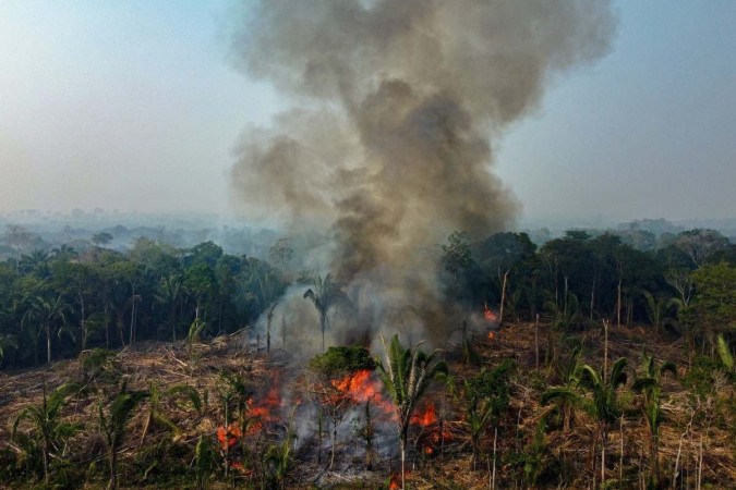 Floresta Amazônica em chamas -  (crédito: AFP)