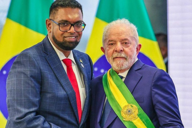 Presidente da Guiana, Mohamed Irfaan Ali, e o presidente Luiz Inácio Lula da Silva, durante a posse do brasileiro, em 2023 -  (crédito: Ricardo Stuckert/Presidência da República)