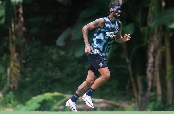 Alexander Barboza durante treino do Glorioso no Espaço Lonier -  (crédito: Foto: Vitor Silva/Botafogo)