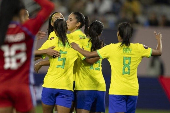 Bia Menezes celebra seu gol sobre o Panamá, o segundo da goleada da Seleção Brasileira Feminina - (crédito: Leandro Lopes/CBF) Bia Menezes celebra seu gol sobre o Panamá, o segundo da goleada da Seleção Brasileira Feminina - (crédito: Leandro Lopes/CBF)