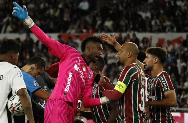 Goleiro da LDU afirma que Fluminense travou o duelo de ida: ‘Vamos tentar sujar o jogo’