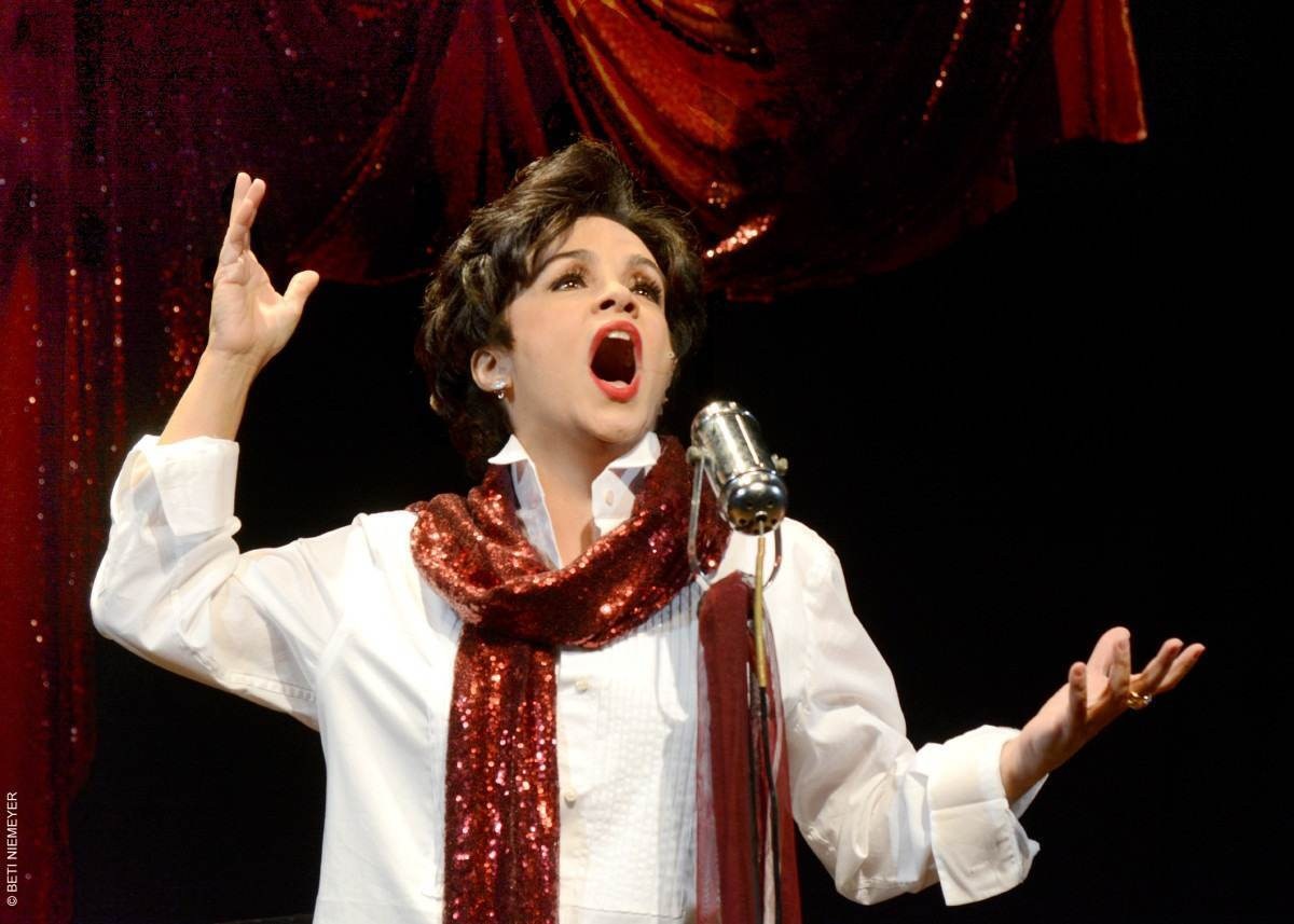 A vida de Judy Garland ganha a cena em musical com Luciana Braga