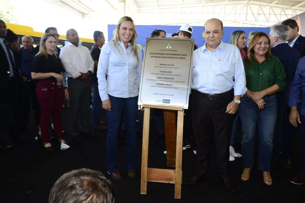 Após reforma, Ibaneis inaugura primeira etapa da rodoviária do Gama e entrega 20 novos ônibus 