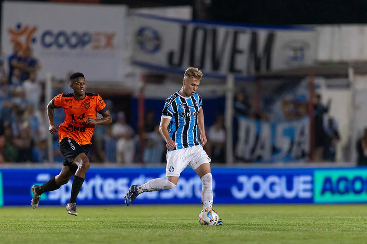 Auxiliar do Grêmio explica reservas na Recopa Gaúcha