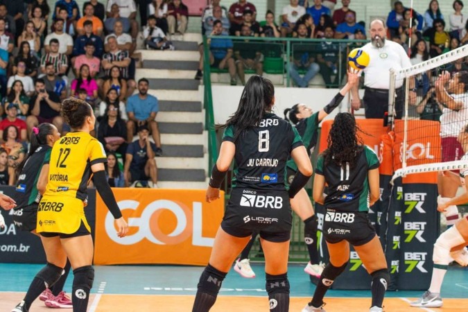 O time candango teve a série de três vitórias consecutivas quebrada no fim de semana passado e tenta a recuperação -  (crédito:  Rogério Guerreiro/Brasília Vôlei)