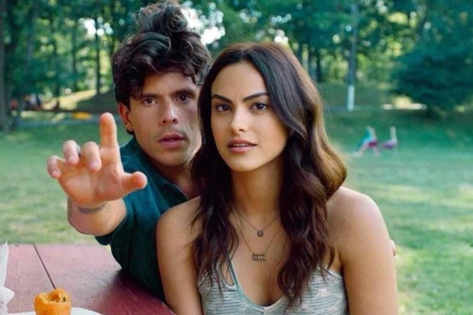 O filme é estrelado por Rudy Mancuso e Camila Mendes -  (crédito: Prime Video/Divulgação)