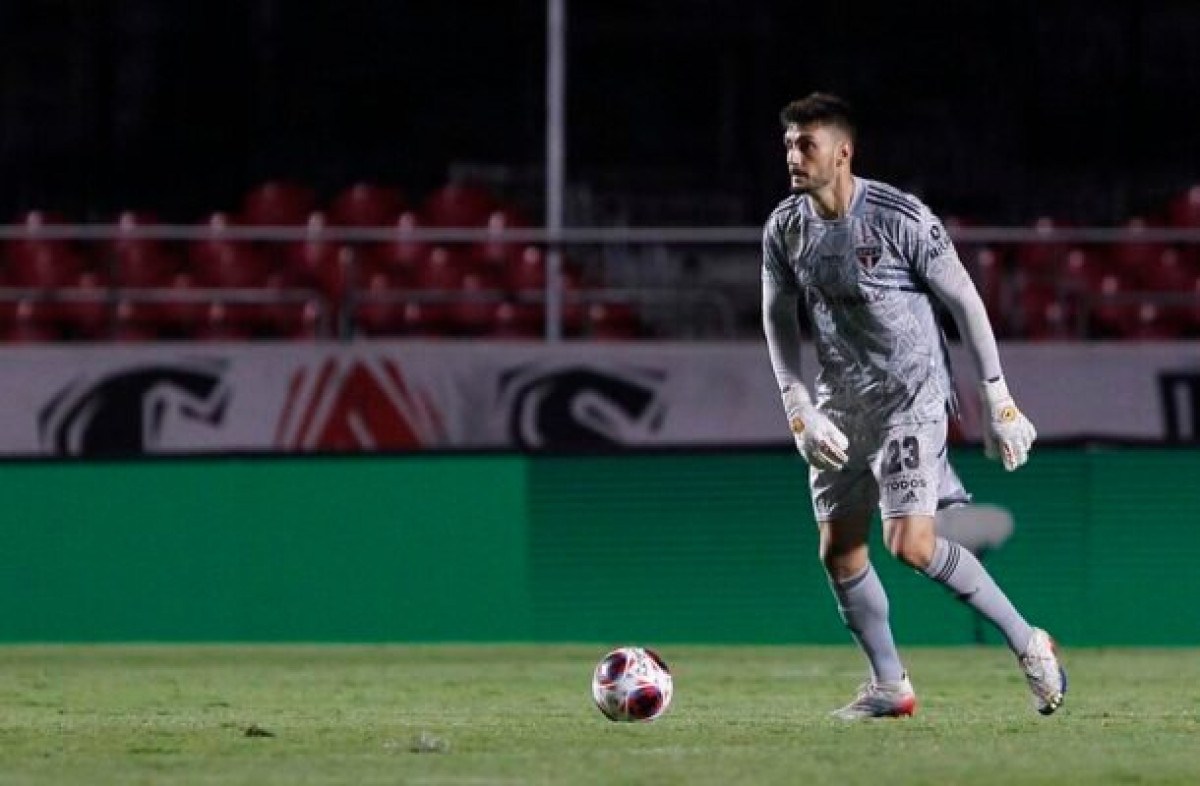 Rafael se torna o primeiro goleiro do São Paulo pós-Ceni a ser convocado