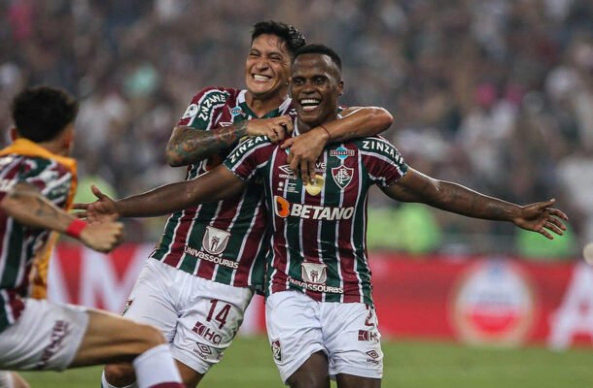 Cano dedica título do Fluminense aos grupos de 2008 e 2009