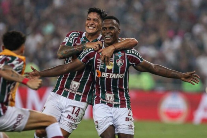 Fluminense venceu a LDU por 2 a 0 e conquistou a Recopa Sul-Americana nesta quinta (29) - Foto: PABLO PORCIUNCULA/AFP via Getty Images -  (crédito: Foto: PABLO PORCIUNCULA/AFP via Getty Images)