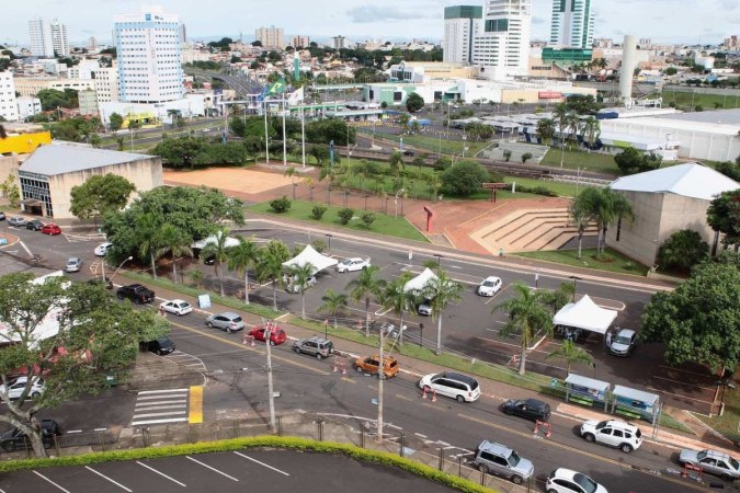 Políticos ligados ao PL, PT, PSD e PSDB estão entre os que articulam uma pré-candidatura à Prefeitura de Uberlândia -  (crédito: Danilo Henriques/Secom/PMU – 22/2/21)